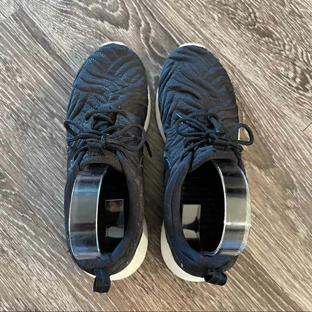 Nike Roshe Run Quilted Sneakers